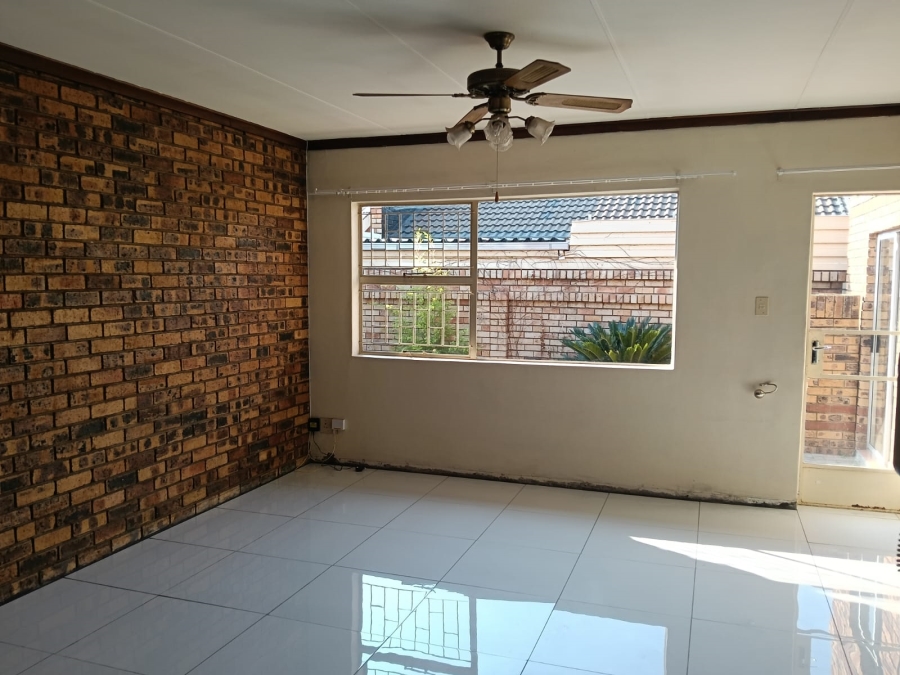 To Let 3 Bedroom Property for Rent in Hospitaalpark Free State